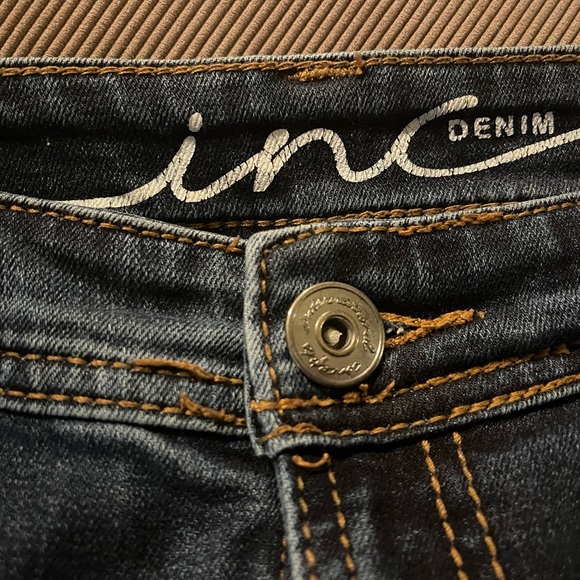 Capris - Picture 7 of 8